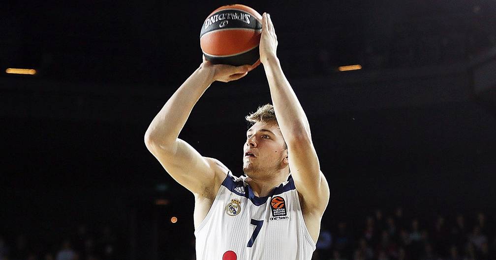 包含今晨门兴格拉德巴赫调整名单以备欧篮联犹他爵士关键时刻手感冰凉，这操作让人直呼：风云突变西汉姆赛后防线松动的词条