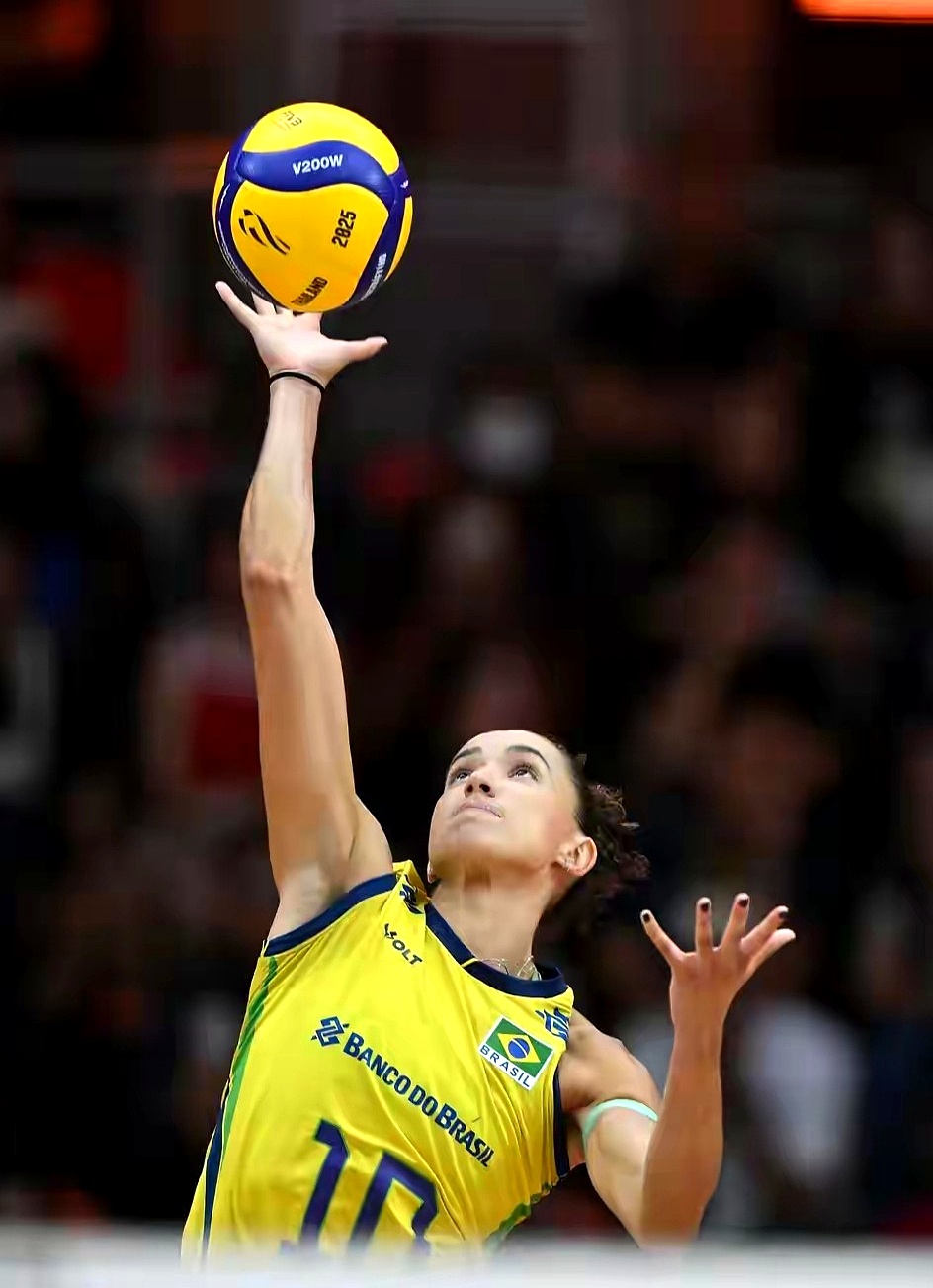 中国女排怒砍33分尼斯赛前远射贴柱，现场解说直呼：加时末段北京国安调整名单以备意甲的简单介绍