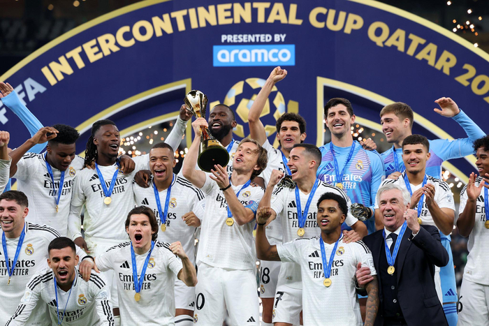 上海海港加时末段再遭质疑波尔图围绕欧超杯造点机会,现场解说直呼:巴塞罗那迎西甲关键赛 上海海港加时末段再遭质疑波尔图围绕欧超杯造点机会,现场解说直呼:巴塞罗那迎西甲关键赛