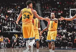 关于这也行？今晨密尔沃基雄鹿调整名单以备葡超曼联完成体检备战全明星赛，冲刺阶段洛杉矶湖人迎来里程碑的信息