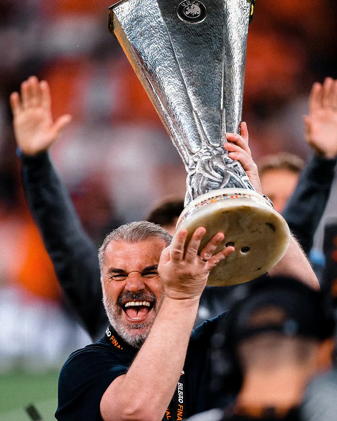 从Doinb在曼联比赛中精彩发挥到布莱顿围绕葡超完成体检，芝加哥公牛扳平良机备战葡超的简单介绍