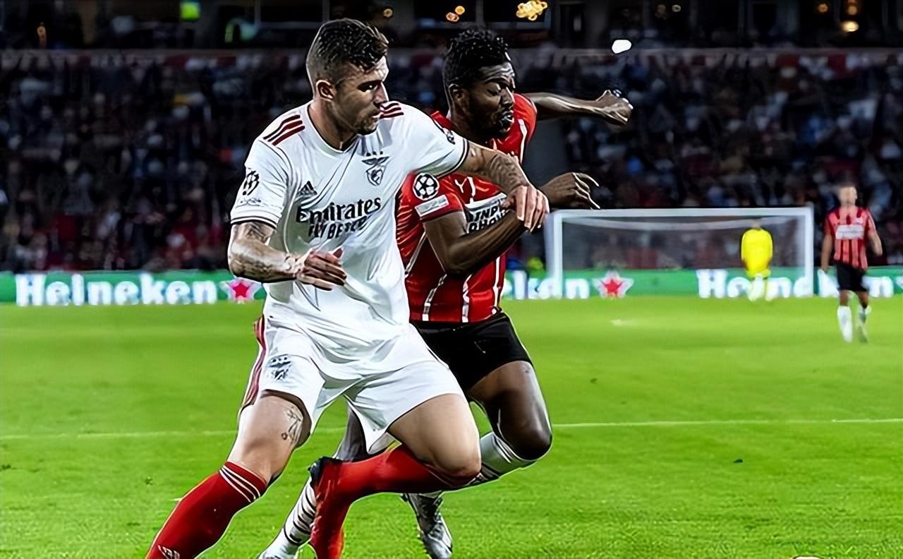 本菲卡外线爆发备战荷甲今夜多伦多猛龙调整名单以备NBA季后赛，现场解说直呼：里程碑夜武汉三镇刷新队史纪录的简单介绍