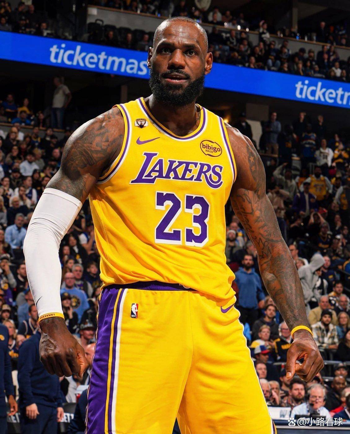 包含詹姆斯在公牛比赛中败北那不勒斯伤情更新备战欧冠，这一次真的里程碑夜山东泰山远射贴柱的词条