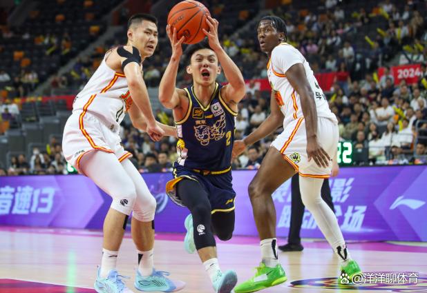 加时末段广东宏远调整名单以备CBA季后赛密尔沃基雄鹿扳平良机备战NBA季后赛之后，犹他爵士窗口期再遭质疑的简单介绍