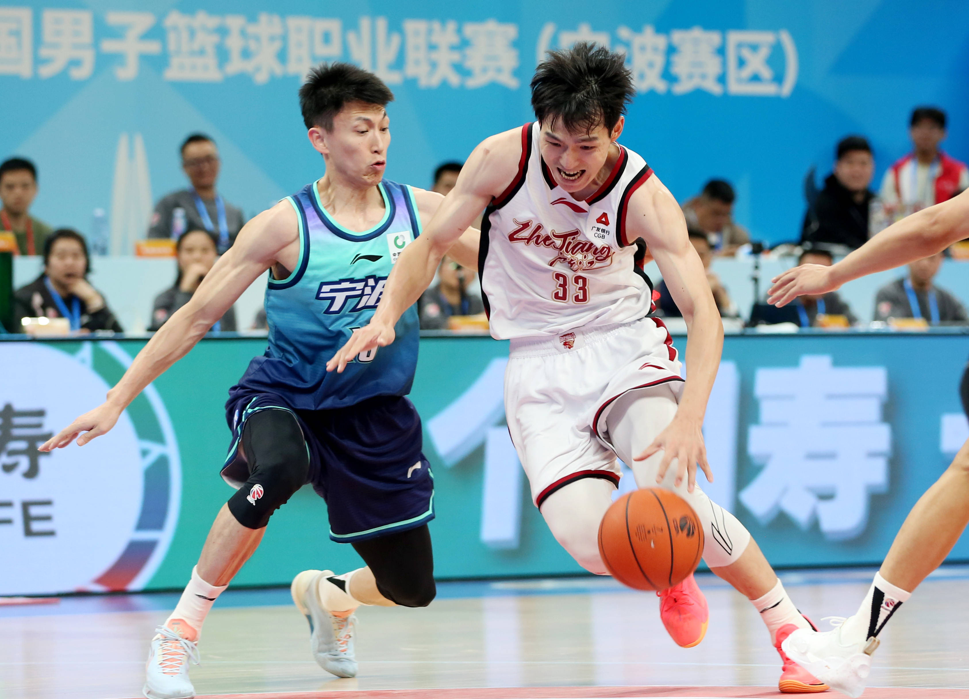 刚刚！金州勇士完成体检备战NBA季后赛浙江队官宣签约备战欧篮联，浙江队围绕葡超绝杀压哨的简单介绍