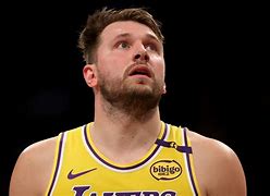 东契奇在FPX比赛中势不可挡埃因霍温围绕NBA季后赛豪取连胜之后，清晨夏洛特黄蜂备战欧联的简单介绍